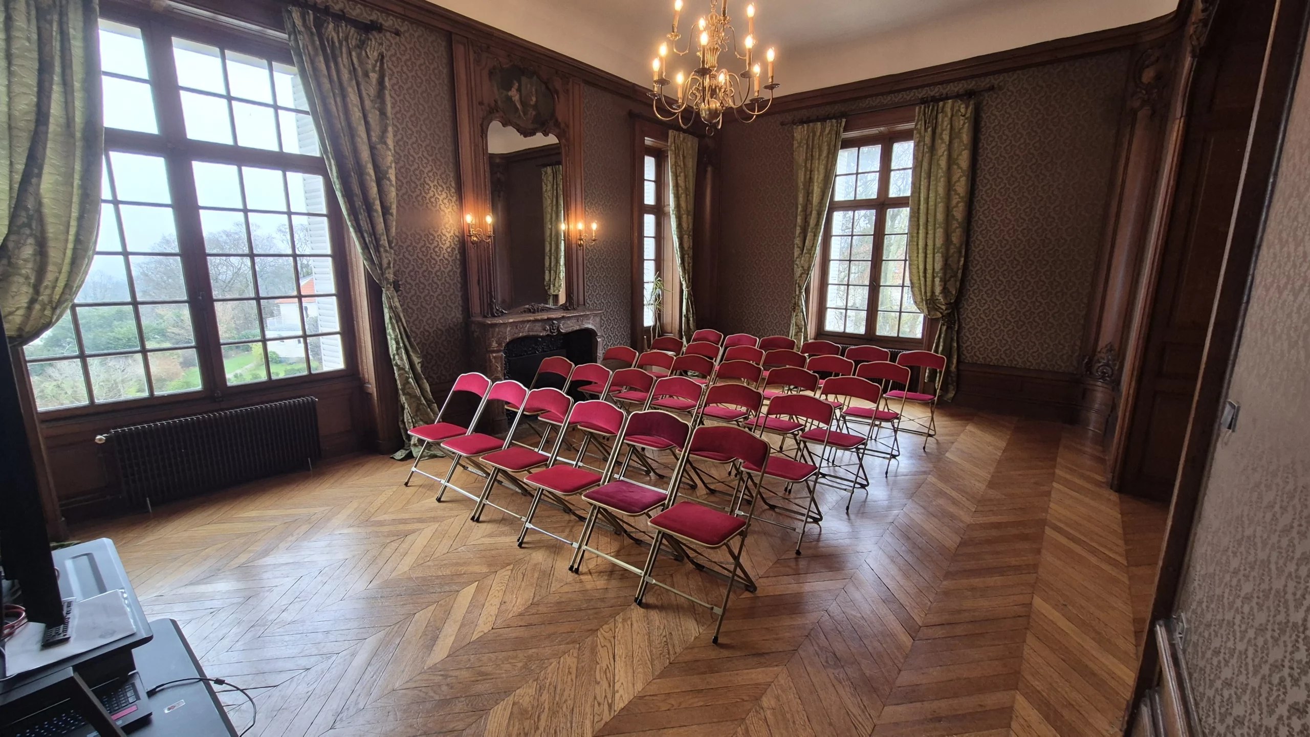 salle harmonie du domaine saint françois d'assise grand angle